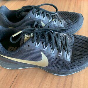 Nike Flex 2017 trainer /running shoes size 6.5 black/gold